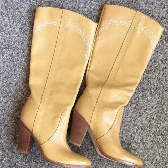⭐️Like New - Western Blonde Leather Boots - Picture 2 of 12